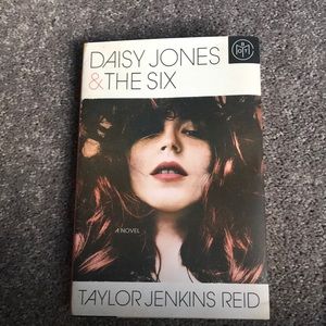Daisy Jones & the Six Hardcover